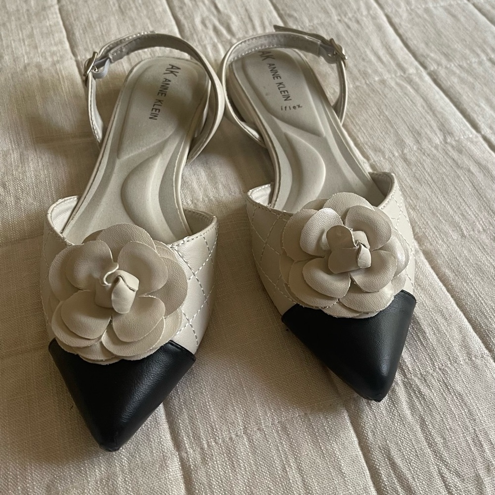 Anne Klein Black and Cream Flats Timeless Design